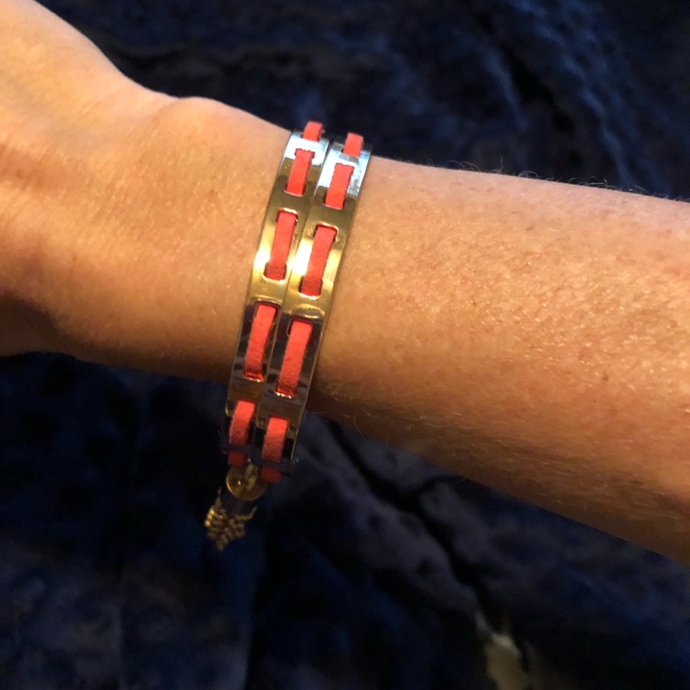 🌹BCBG cuff red and ivory linked gold fringe end